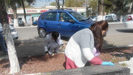 Uzbek Doctors Cleaning