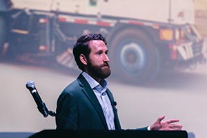 Sheerinstage_headshot300w